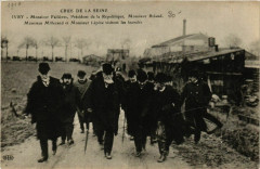 Carte postale ancienne Ivry Fallieres, Briand, Millerand, Lepine Crue de la Seine 1910
                                                                     à Ivry-sur-Seine
                                