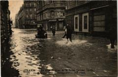 La Grande Crue de la Seine 98 Rue Bellechasse. Sauveteurs