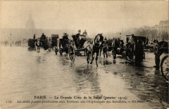 La Grande Crue de la Seine 139 Esplanade des Invalides
