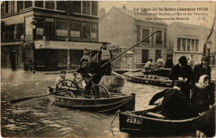 La Crue de la Seine Pontonniers su Bachots. Marins