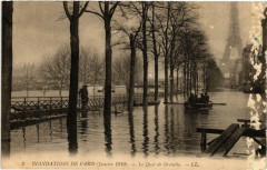 Carte postale ancienne Inondations de Paris (Janvier 1910) - Le Quai de Grenelle
                                                                     à Paris 15e
                                