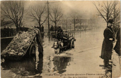 Carte postale ancienne La Crue de la Seine (Janvier - Février 1910) - Rue de la Convention
                                                                     à Paris 15e
                                