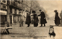 Inondations de Paris L'Avenue Ledru-Rollin -
																					75000 Paris
																			