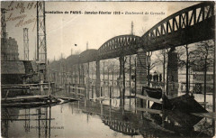 Carte postale ancienne Inondation de Paris - Janvier-Février 1910 - Boulevard de Grenelle
                                                                     à Paris 15e
                                