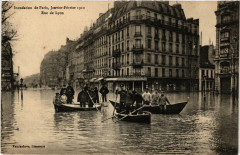 Inondation de Paris 1910. Rue de Lyon à Paris