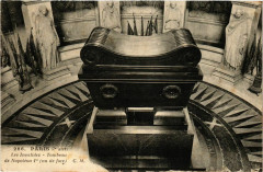 Paris 7e Les Invalides Tombeau de Napoleon ed. C.M à Paris 7e