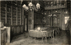 Paris (4e) Hotel de Ville. La Bibliotheque à Paris 4e