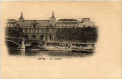 Paris (1e) Le Louvre à Paris 1er