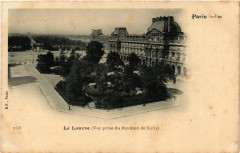 Paris (1e) Le Louvre. vue prise du Pavillon de Sully à Paris 1er