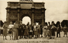 Souvenir de Paris (1e) l'Arc de Triomphe du Carrousel. Carte Photo -
																					75001 Paris 1er
																			