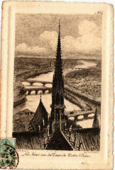 Paris (4e) La Seine. vue des Tours de N - D à Paris 4e