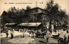 Paris 1e Un Coin des Halles le matin à Paris 1er