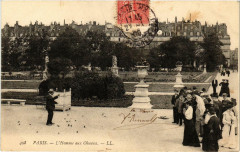 Paris (1e) l'Homme aux Oiseaux à Paris 1er