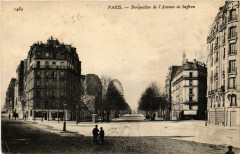 Carte postale ancienne Perspective de l'Avenue de Suffren
                                                                     à Paris 15e
                                