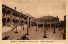 Carte postale ancienne Ecole Supérieure Arago - Cour vue du Jardin
                                                                     à Paris 12e
                                
