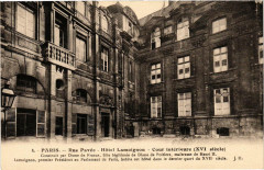 Paris (4e) Hotel Lamoignon. Rue Pavée. Cour Intérieure à Paris 4e
