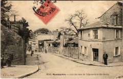 Carte postale ancienne Montmartre - Carrefour des rues de l'Abreuvoir et des Saules
                                                                     à Paris 18e
                                