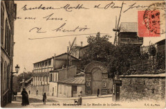Montmartre - Le Moulin de la Galette à Paris 18e