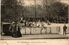 Carte postale ancienne Le Square Saint-Pierre à Montmartre (côté Sud)
                                                                     à Paris 18e
                                