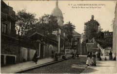 Montmartre - Rue de La Barre vers le Sacre-Coeur à Paris 18e