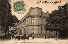 Avenue Henri-Martin, la Mairie du XVIe Arrondissement à Paris 16e