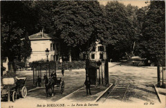Carte postale ancienne Bois de Boulogne - La Porte de Suresnes
                                                                     à Paris 16e
                                