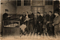 Carte postale ancienne Institut Pasteur, la Salle d'Inoculation
                                                                     à Paris 15e
                                