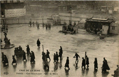 Paris Crue de la Seine 1910 Gare Saint-Lazare Cour du Havre -
																					75000 Paris
																			