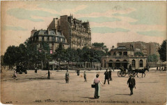 Place Courcelles et Gare de Courcelles-Ceinture à Paris 17e