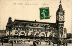 Carte postale ancienne La Gare de Lyon
                                                                     à Paris 12e
                                