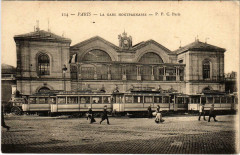 Carte postale ancienne La Gare Montparnasse
                                                                     à Paris 6e
                                