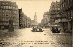 Paris Inonde 40 Rue de Lyon au fond la Gare à Paris