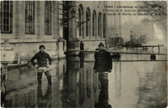 Paris Inondations 3 L'Entrée de la Gare des Invalides à Paris
