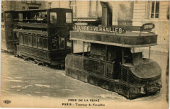 Carte postale ancienne Crue de la Seine - Tramway de Versailles
                                                                     à Paris 16e
                                