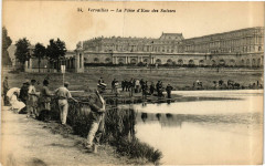 Carte postale ancienne La Pièce d'Eau des Suisses et le Château
                                                                     à Versailles
                                