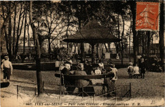 Ivry-sur-Seine - Parc Jules Coutant - Kiosque rustique à Ivry-sur-Seine
