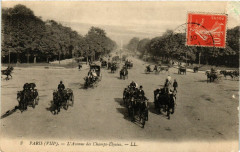 Paris 8e - L'Avenue des Champs-Elysées à Paris 8e
