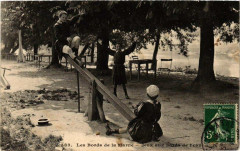 Les Bords de la Marne Jeux aux bords de l'eau