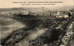 Champ d'Aviation d'Issy-les-Moulineaux Aspect Général La foule -
																					92130 Issy-les-Moulineaux
																			