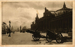 Paris 8e Le Grand Palais au Champs-Elysées et l'Avenue Nicolas à Paris 8e