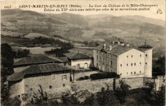 Saint-Martin-en-Haut - La Cour du Chateau de la Batie Chavagnieu à Saint-Martin-en-Haut