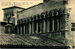 Vienne - Facade en arcs romans à Vienne