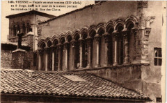 Vienne - Facade en arcs romans à Vienne