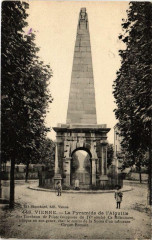 Vienne - La Pyramide de l'Aiguille dite Tombeau de Pilate à Vienne