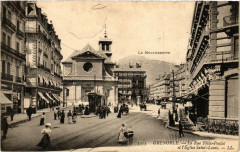 Grenoble La Rue Félix-Poulat et l'Eglise Saint-Louis à Grenoble