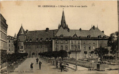Grenoble L'Hotel de Ville et son Jardin à Grenoble