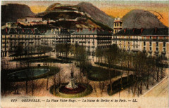Grenoble La Place Victor-Hugo La Statue de Berlioz et les Forts à Grenoble