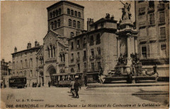 Grenoble Place N.-D. Le Monument du Centenaire à Grenoble