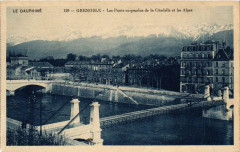 Grenoble Les Ponts suspendus de la Citadelle et les Alpes à Grenoble
