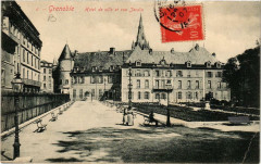 Grenoble Hotel de ville et son Jardin à Grenoble